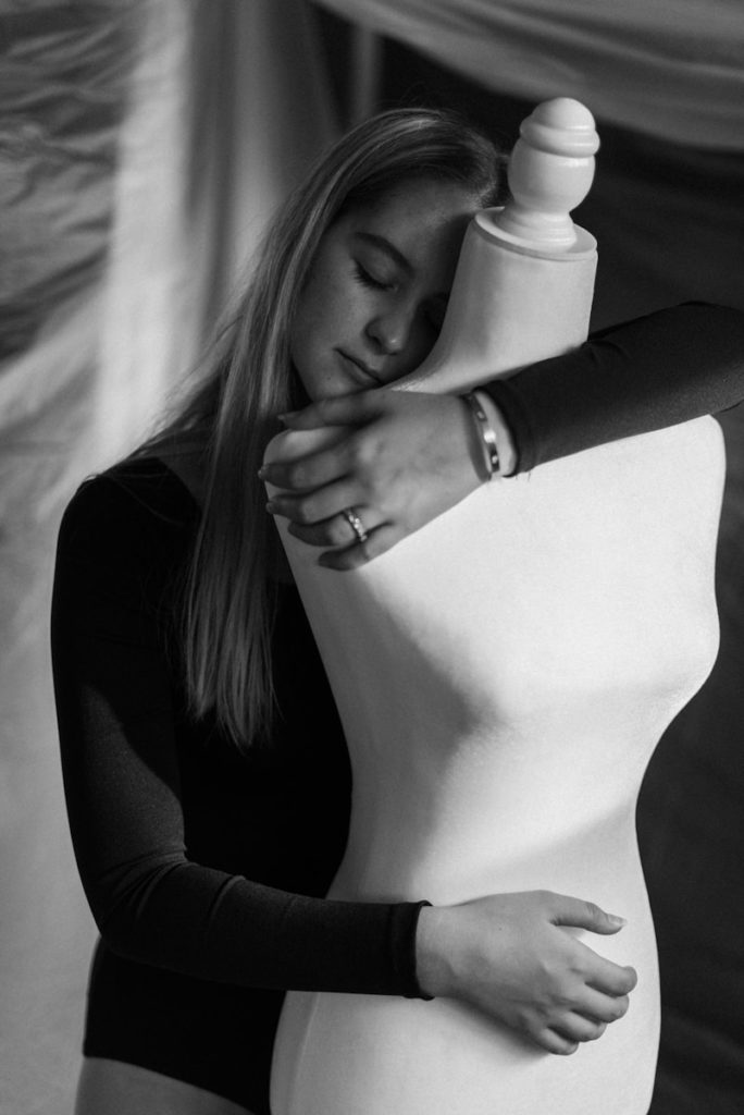 woman in black long sleeve shirt